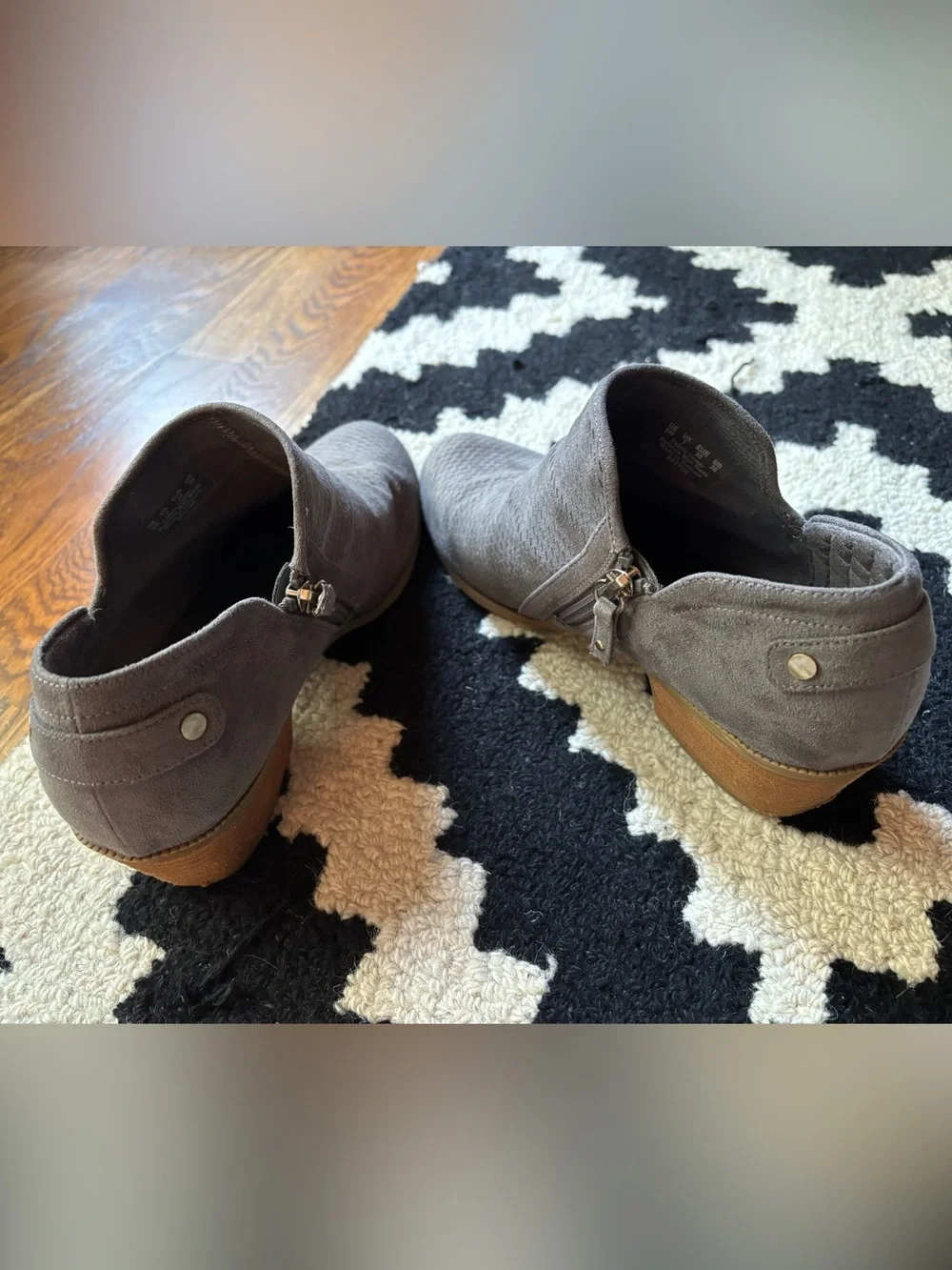 Women’s Gray Textured Slip-On Ankle Shoes